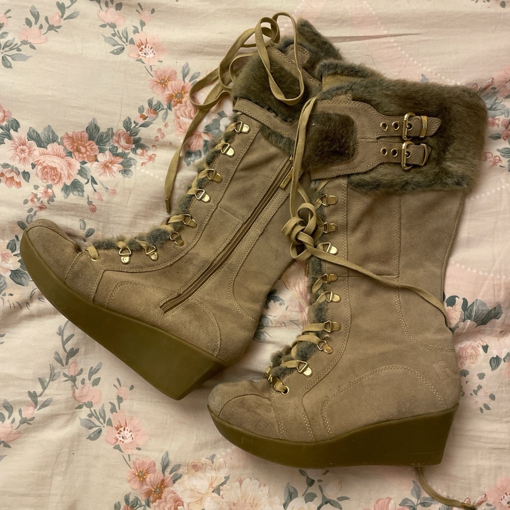 Taupe fur wedge winter boots